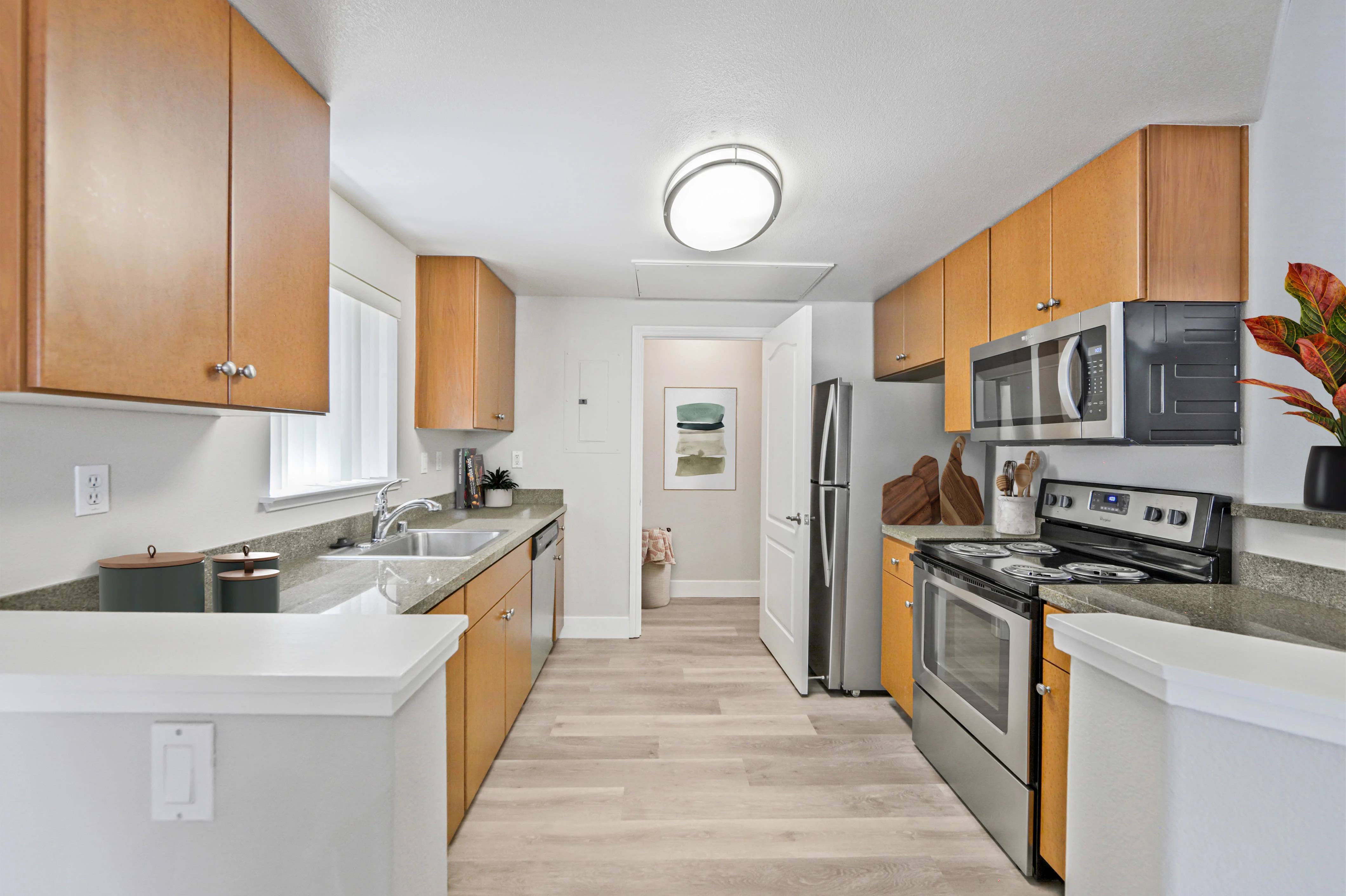 Kensington Apartments photo 2